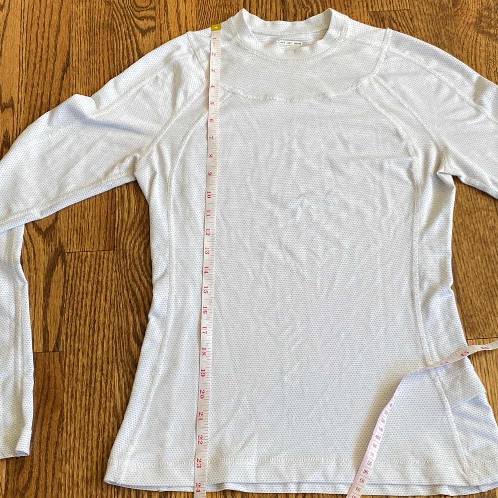White with tiny grey polka dots Lululemon long sleeve with silverescent, XS/S - Picture 13 of 13
